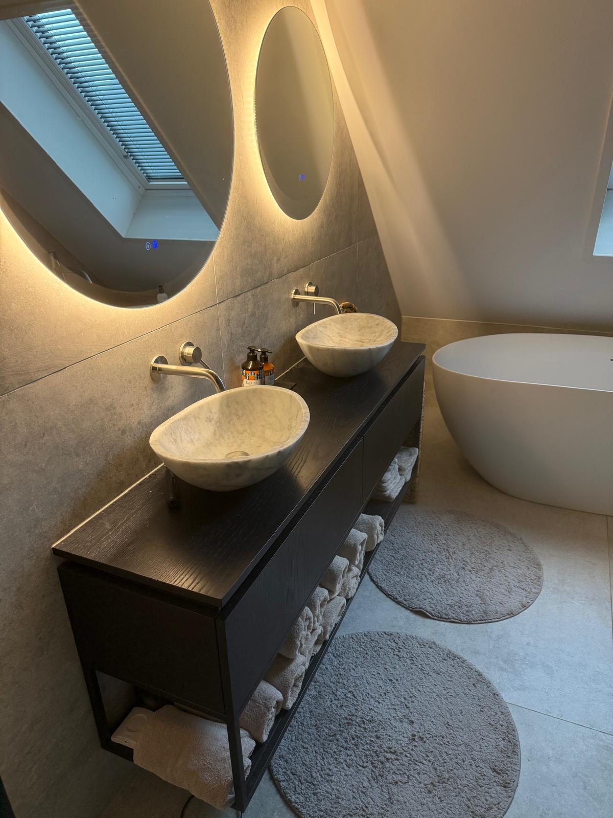 houten badkamer meubel zwart essenhout de amsterdamse meuelmaker interieurouw meubels op maat