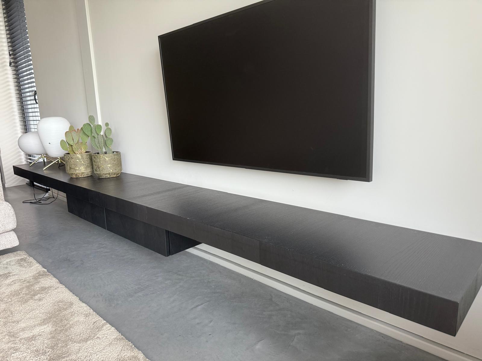 zwart design houten lounge tv dressoir wand dressoir tv meubel interieurbouw interieur meubels op maat de amsterdamse meubelmaker