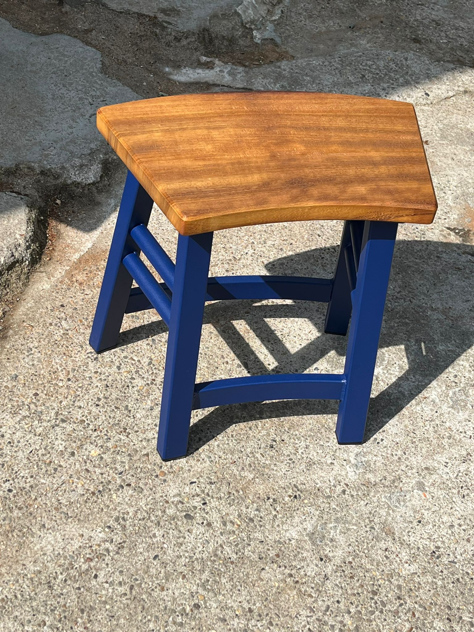 houten design restaurant tafeltjes op maat houten horeca tafel