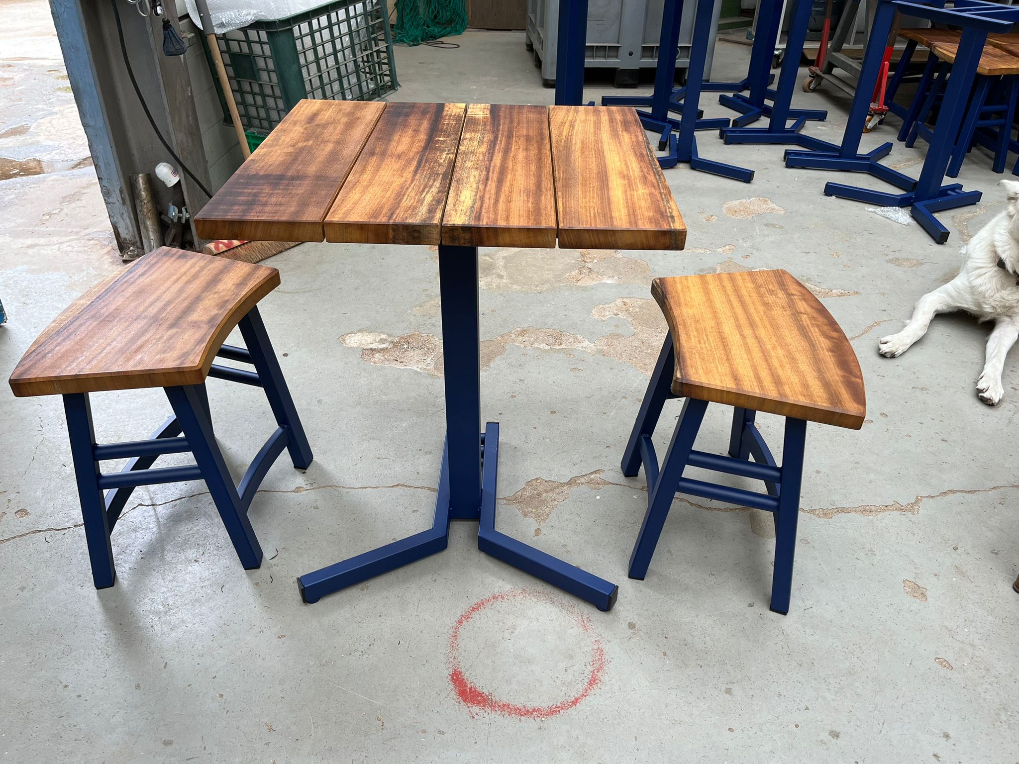 houten interieur design voor restaurant meubilair van staal en hout