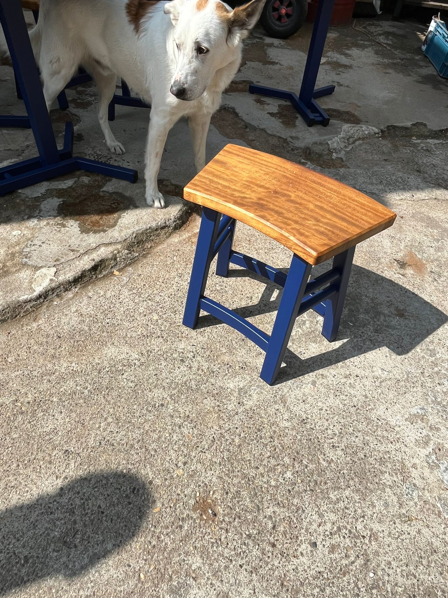 tafeltje voor horeca krukje van hout restaurant maatwerk