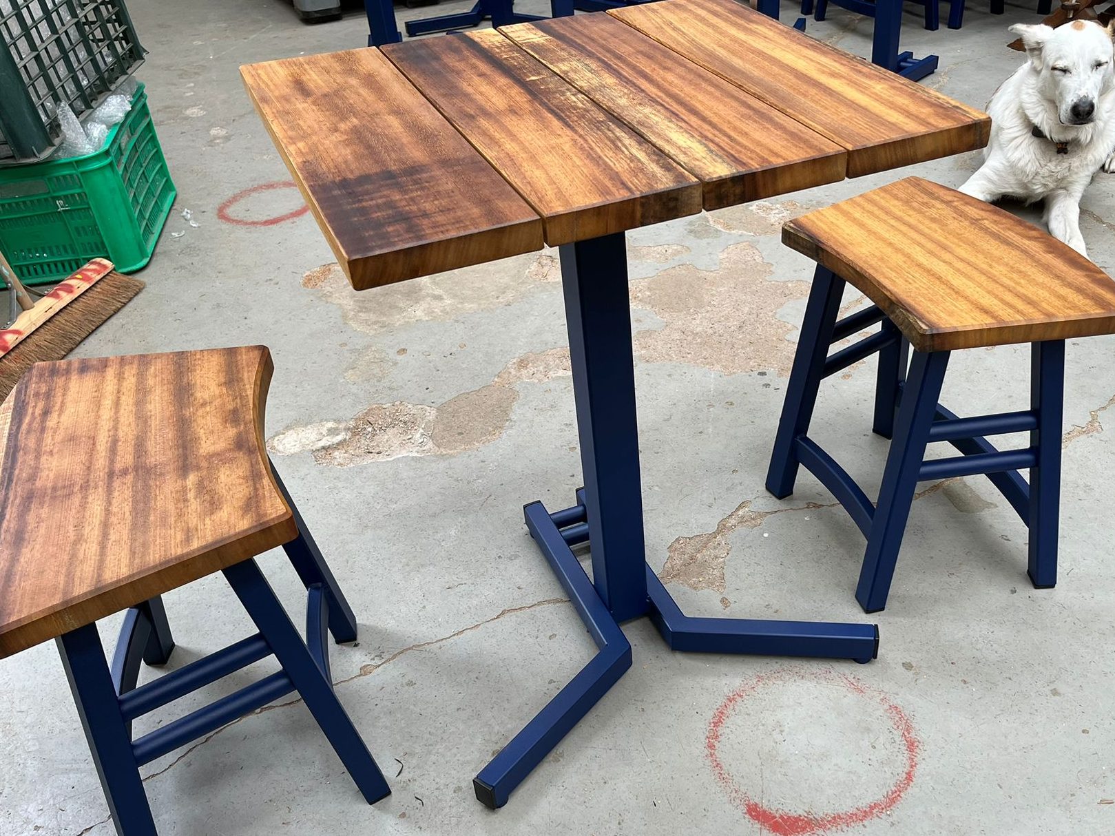 massief houten design tafels restaurant horeca interieur hout metaal maatwerk